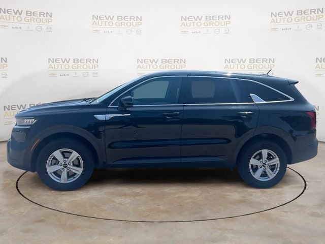 2023 Kia Sorento — side profile view