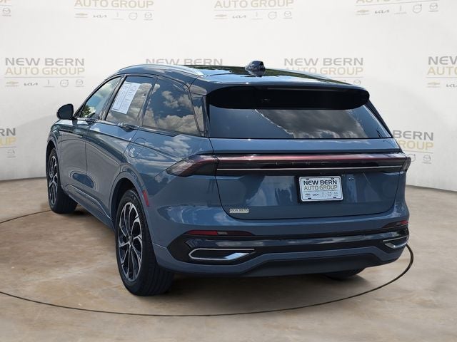 2025 Lincoln Nautilus — rear three-quarter view