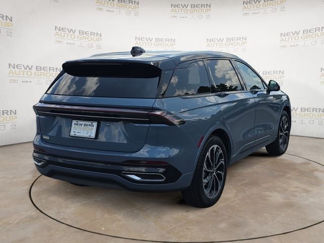 2025 Lincoln Nautilus — detail view