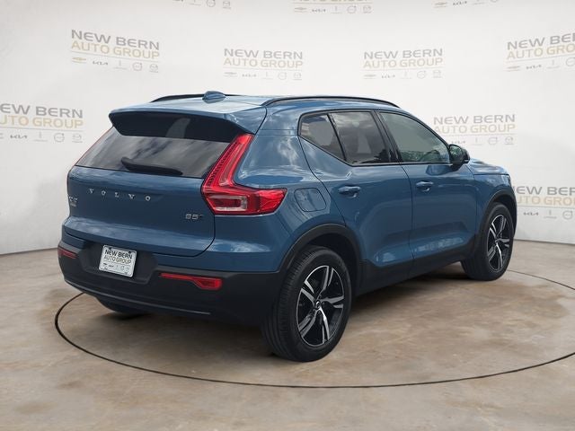 2023 Volvo XC40 — detail view